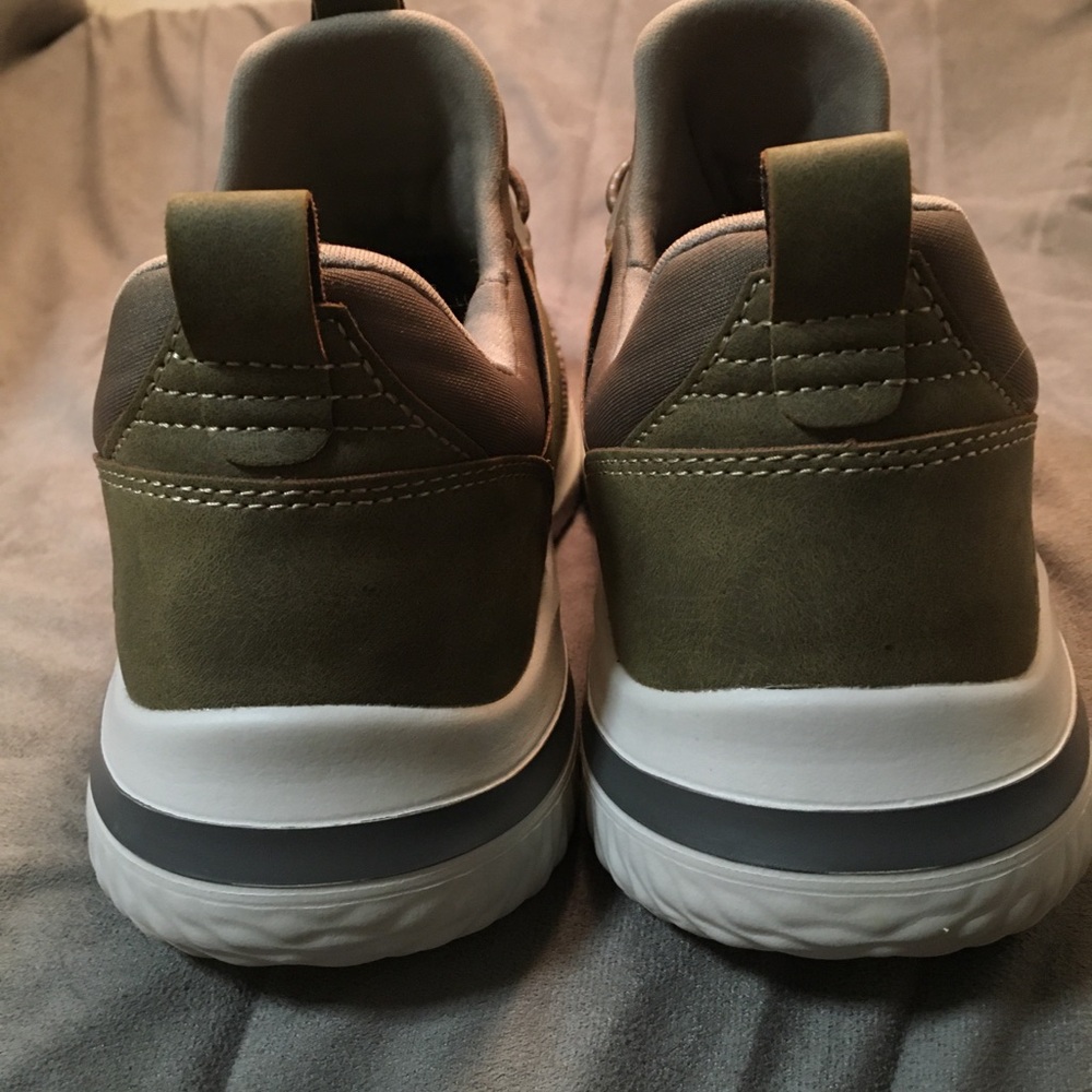 Skechers Classic Fit Sneakers Air Cooled Memory Foam and Gogamat Arch - Picture 3 of 10